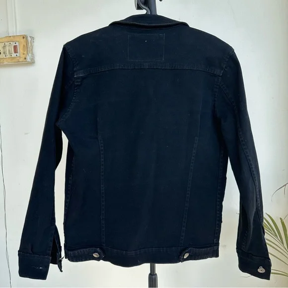 Levi’s Black Denim Jacket - Picture 4 of 4